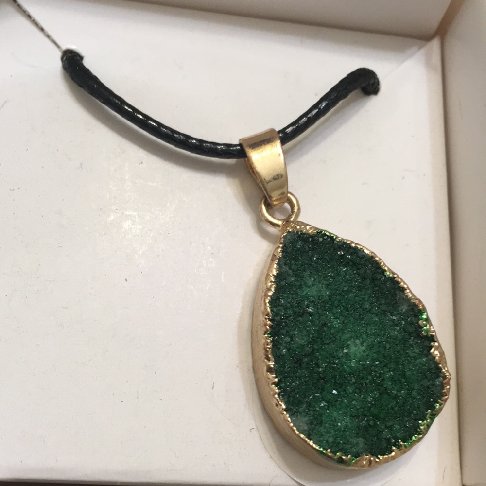 Green druzy gemstone necklace NEW